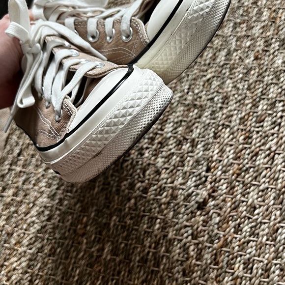 EUC CONVERSE Tan Chuck 70 Low-Top Sneakers - Picture 7 of 13